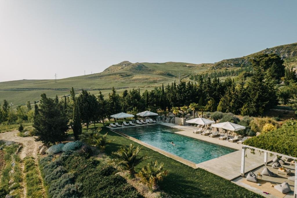 Susafa Sicily, Water, Plant, Property, Sky, Swimming pool, Mountain, Tree